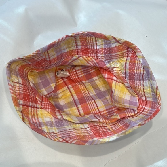 Old Navy plaid bucket hat size 12-24 months sun hat pink coral yellow purple - Picture 4 of 4